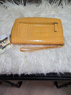NWT STELLA & MAX MUSTARD FAUX EMBOSSED CROC WALLET/WRISTLET